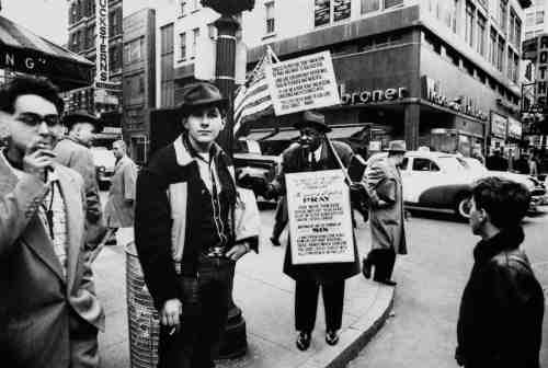 pray-sin-new-york-william-klein1954