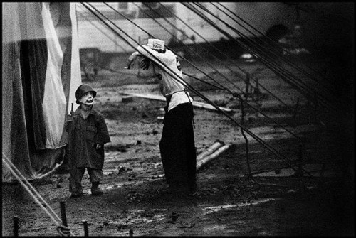 USA. Palisades, New Jersey. 1958. The Dwarf. Contact email: New York : photography@magnumphotos.com Paris : magnum@magnumphotos.fr London : magnum@magnumphotos.co.uk Tokyo : tokyo@magnumphotos.co.jp Contact phones: New York : +1 212 929 6000 Paris: + 33 1 53 42 50 00 London: + 44 20 7490 1771 Tokyo: + 81 3 3219 0771 Image URL: http://www.magnumphotos.com/Archive/C.aspx?VP3=ViewBox_VPage&IID=2K7O3R3DLE89&CT=Image&IT=ZoomImage01_VForm